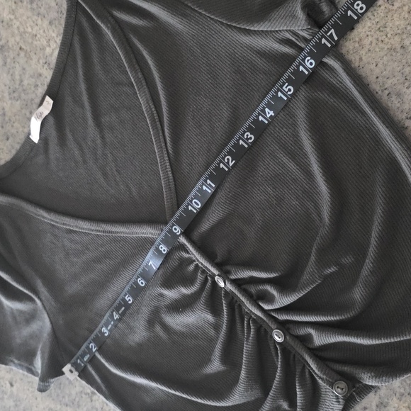 Heart Hips Olive Ribbed Ruched Button-Front Crop Top - Picture 5 of 6